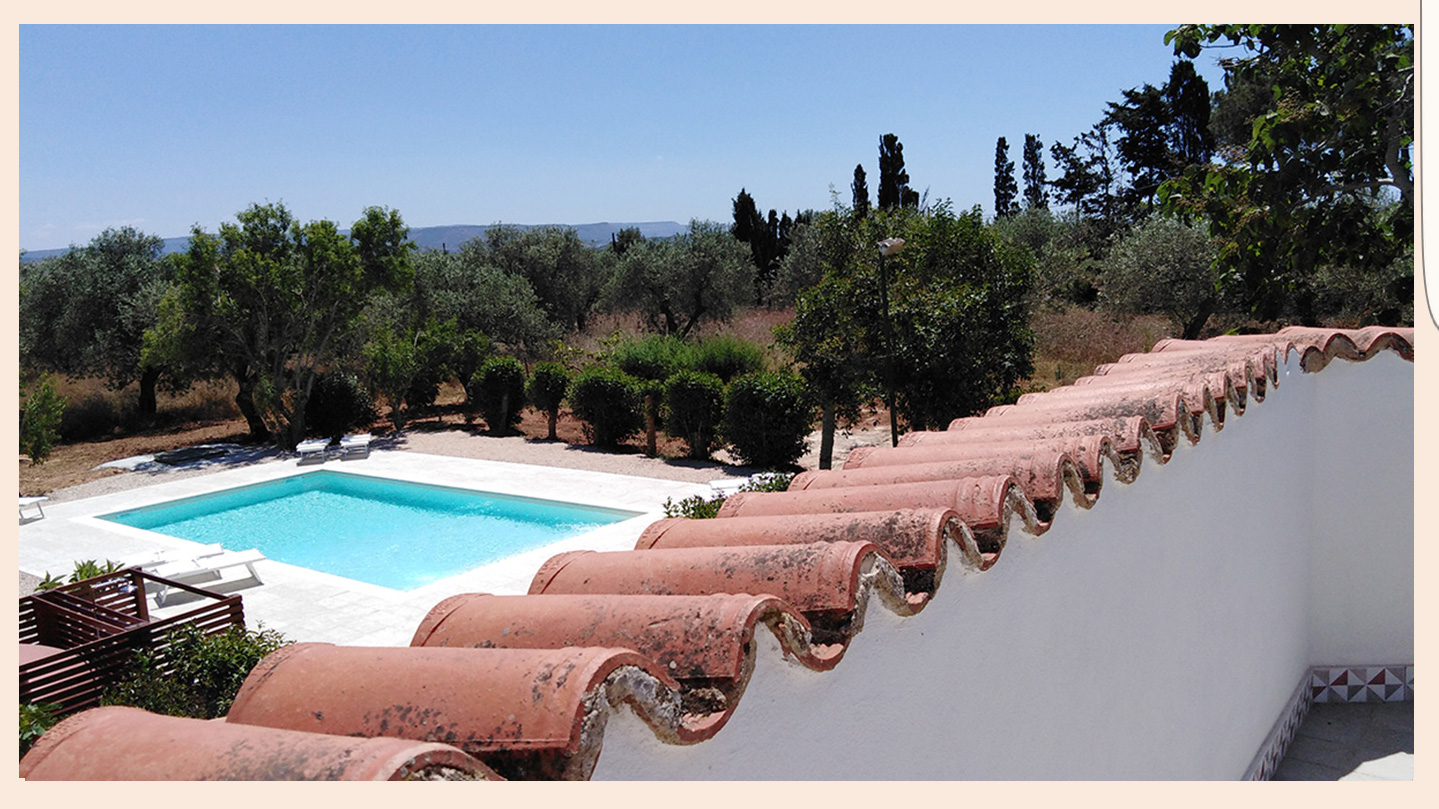 Pool solarium